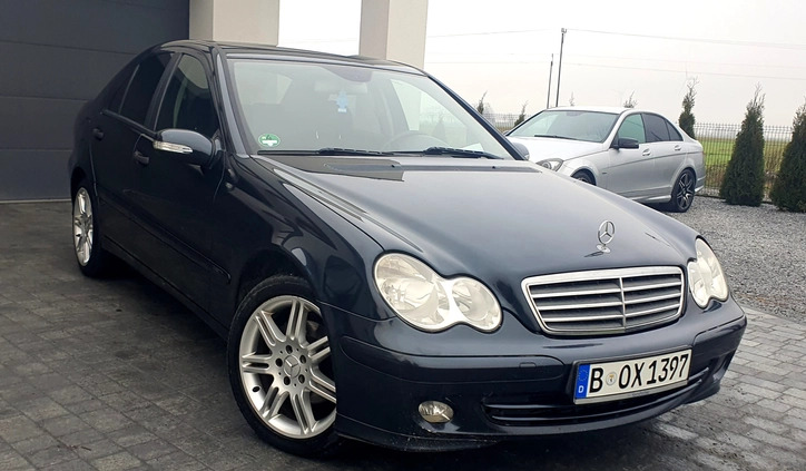 Mercedes-Benz Klasa C cena 19000 przebieg: 215000, rok produkcji 2005 z Witkowo małe 631